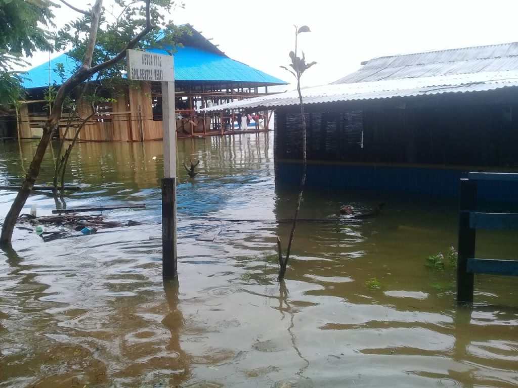 Foto : Danau Sentani meluap, rumah warga terendam 13 i Papua