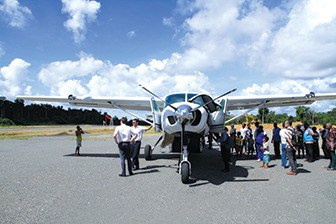 Ngeri-ngeri sedap, sensasi terbang dengan pesawat perintis di pegunungan Papua