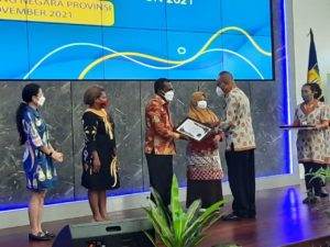 Papua-Penyerahan Penghargaan Keterbukaan Informasi
