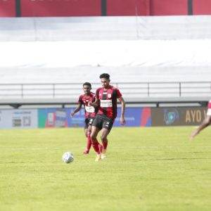 Papua-Dua pemain muda Persipura, Brian Fatari dan I Nyoman Ansanay