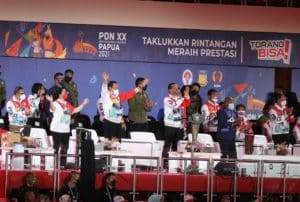 Empat tokoh Papua menerima penghargaan Inisiator Olahraga Indonesia
