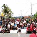Demo tolak pemekaran Papua dibubarkan, sebagian demonstran sampaikan pernyataan di DPRD Nabire 